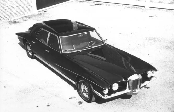 1970 год, Stutz Duplex. Опытная модель, изготовленная всего в двух экземплярах и не сохранившаяся до наших дней.