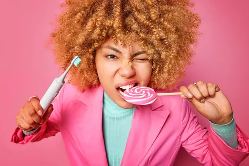 Почему зубы лучше чистить после завтрака?