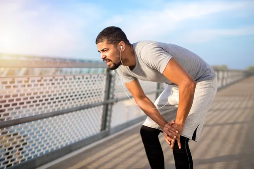 Как заниматься бегом, если болят колени?