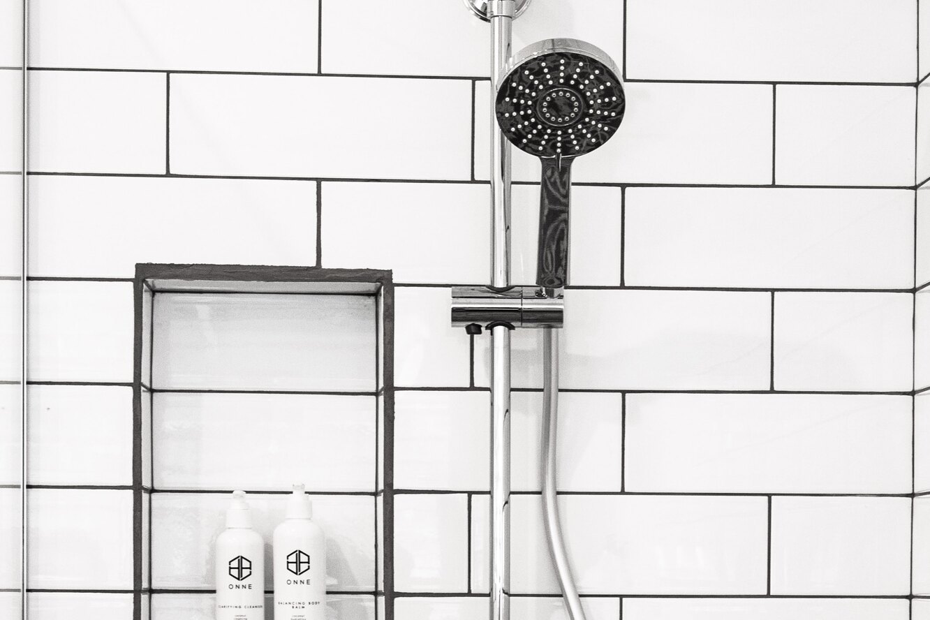 Можно ли принимать горячий душ и чем он полезен?