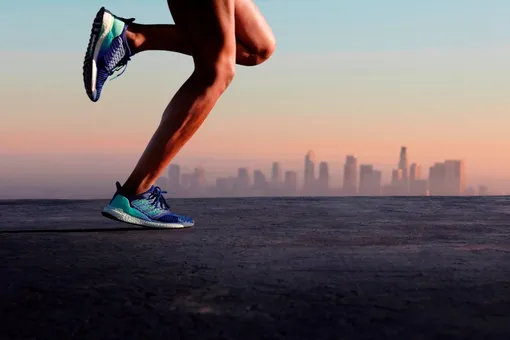 Как спортивные бренды зарабатывают миллиарды на любителях бега
