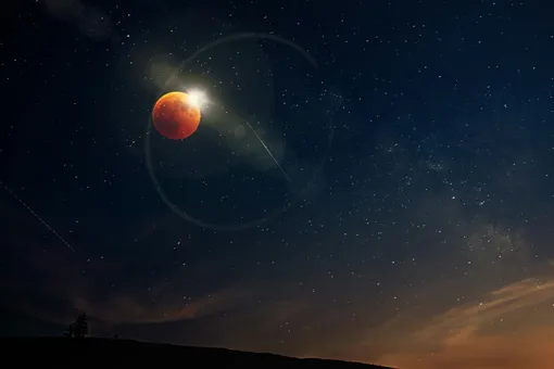 Комета дьявола пролетит около Земли во время солнечного затмения. Можно ли будет ее увидеть невооруженным глазом?