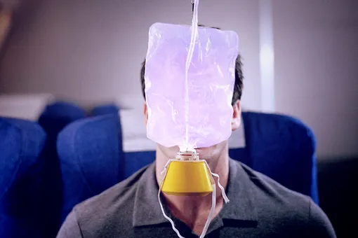 Знаете ли вы, что в кислородных масках в самолете нет кислорода?