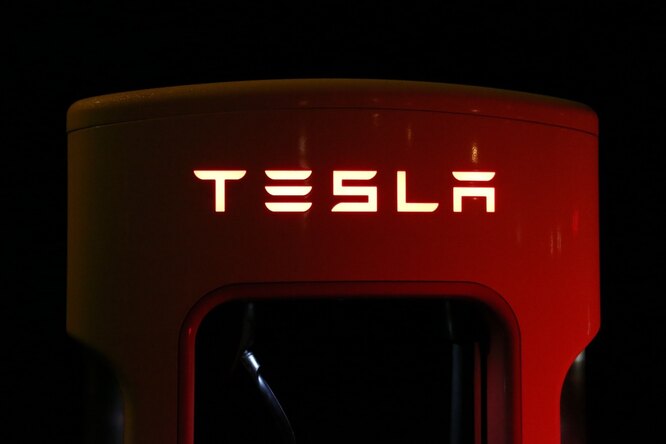 В ДТП с Tesla погибли два человека — автомобилем управлял автопилот В ДТП с Tesla погибли два человека — автомобилем управлял автопилот
