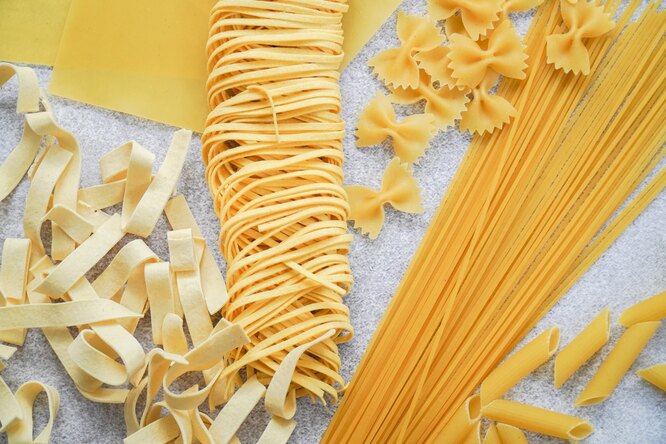 От «бантиков» до капеллини: полный гид по макаронам, который научит вас разбираться в итальянской кухне