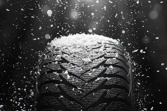 Что делать, если оказался на лысой резине в заморозки?