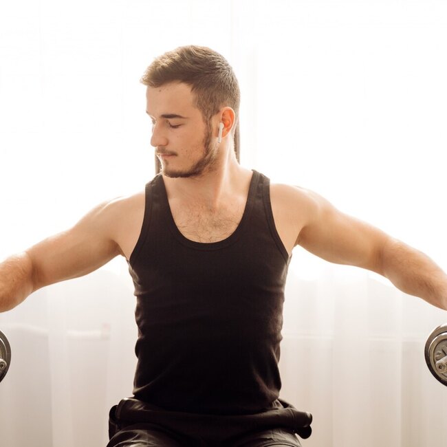 Как накачать мощную спину дома: самые эффективные упражнения для мужчин