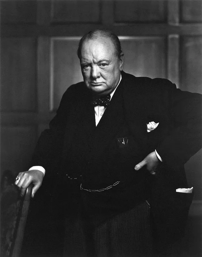 Почему этот портрет Уинстона Черчилля называется «Рычащий лев»?