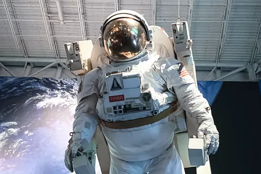 Правда ли, что у космонавтов увеличивается голова?