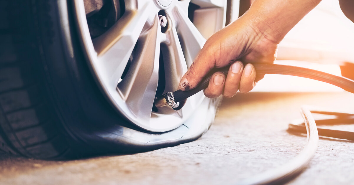 Ремонт авто: как самому устранить прокол в шине?