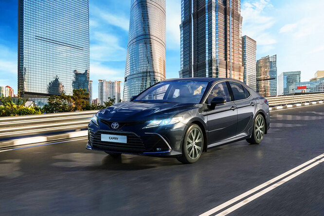 Тест Toyota Camry: ответы 3 главных вопроса о сверхпопулярном седане Тест Toyota Camry: ответы 3 главных вопроса о сверхпопулярном седане