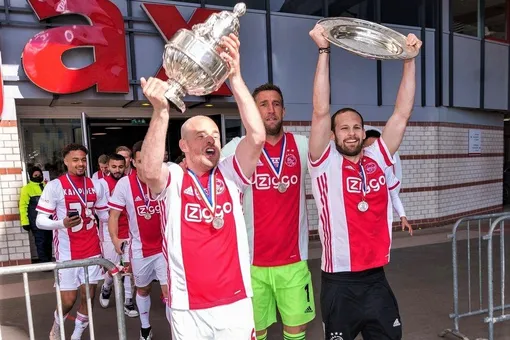 «Аякс» переплавил свой чемпионский трофей в сувениры для фанатов
