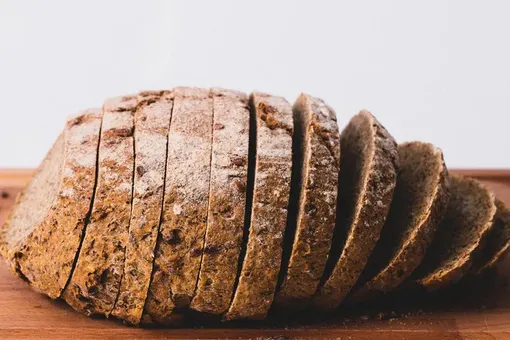 Можно ли будет насытиться, если сжать хлеб до размера горошины и съесть