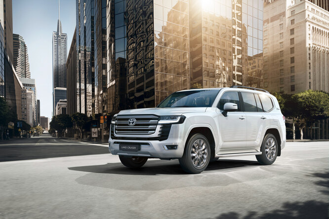 Toyota Land Cruiser 300: все, что нужно знать о «трехсотом крузаке» Toyota Land Cruiser 300: все, что нужно знать о «трехсотом крузаке»