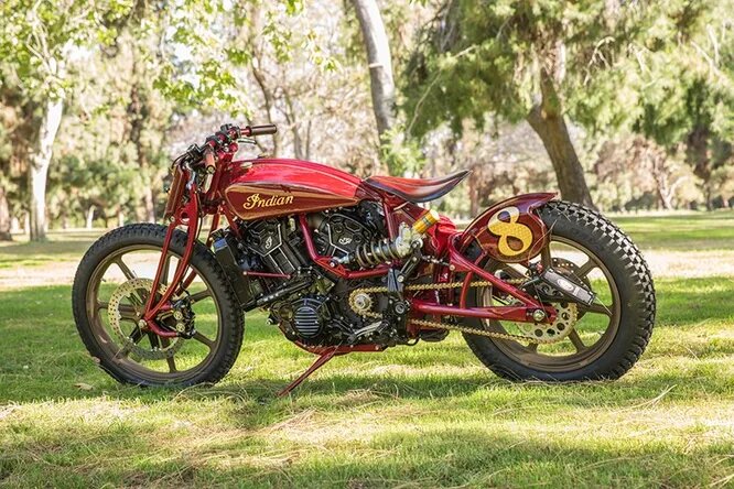 Roland Sands Design. Компания из Лонг-Бич (Калифорния), производящая кастомные мотоциклы, запчасти, аксессуары. На снимке безусловный шедевр кастомный RSD Scout, построенный с использованием элементов подлинного Indian.