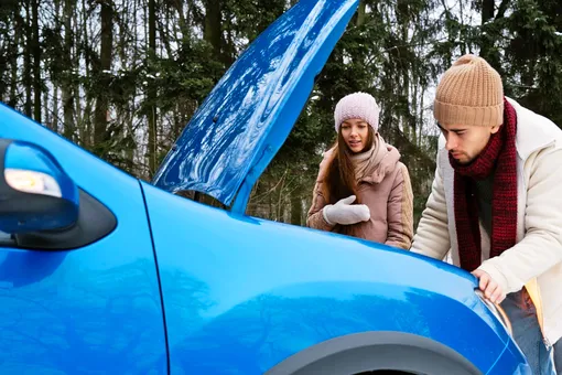 Проблемы с аккумулятором и замерзший бензин: что делать, если автомобиль долго стоит на морозе