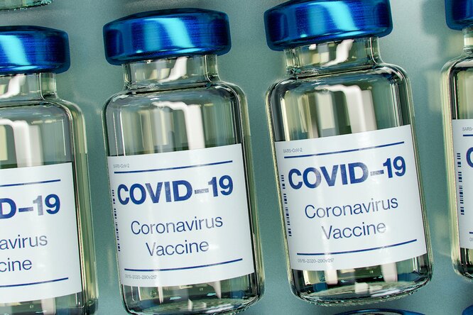 Главы компаний Moderna и BioNTech стали миллиардерами на фоне вакцинации от COVID-19 Главы компаний Moderna и BioNTech стали миллиардерами на фоне вакцинации от COVID-19