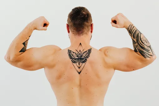 5 советов тату-мастера звезд для выбора первой (или следующей) татуировки