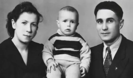 Маленький Гармаш и его родители