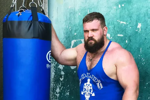 Как набрать мышечную массу без «химии»: 4 совета от 180-килограммового великана из России