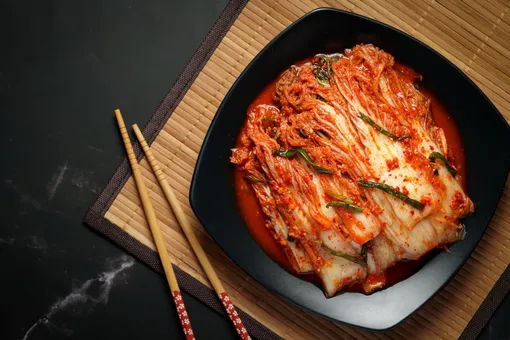 Ученые выявили неожиданную пользу корейского блюда кимчи для мужского здоровья