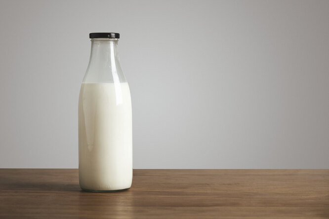 Можно ли пить просроченное молоко?