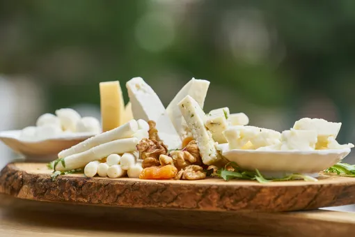 Почему полезно есть сыр именно перед сном?