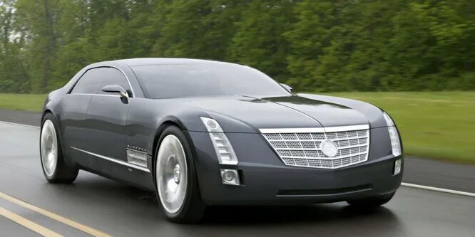 Cadillac Sixteen оказался представлен публике в 2003 году, как поклон знаменитому Cadillac V16 от 1930 года. Как и предшественник, Sixteen так же был оборудован мощнейшим 13.6-литровым движком V16, выдающим 1000 л.с.