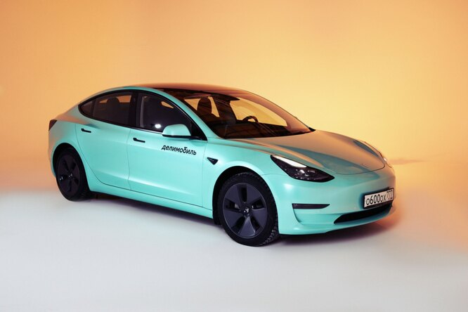 Делимобиль открывает эру электромобильности: ​новые Tesla Model 3 доступны в парке сервиса