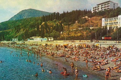 Ялта или Сочи: попробуйте угадать самый популярный курорт СССР по одной фотографии
