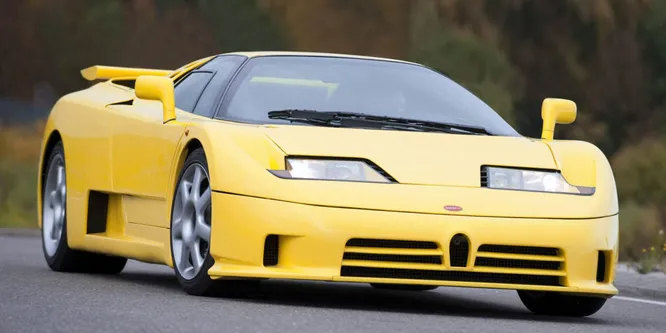 1993 год, Bugatti EB110 Supersport. Знаменитое возрождение марки Bugatti в виде равно скоростной ( свыше 300 км/ч!) и шикарной в плане интерьеров и отделки модели. 