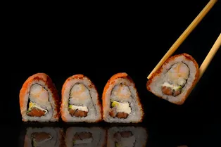 Полезно ли есть суши, если там такие маленькие порции и немного калорий?