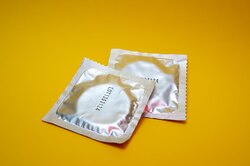 Как выбрать презерватив, чтобы дольше не кончать?