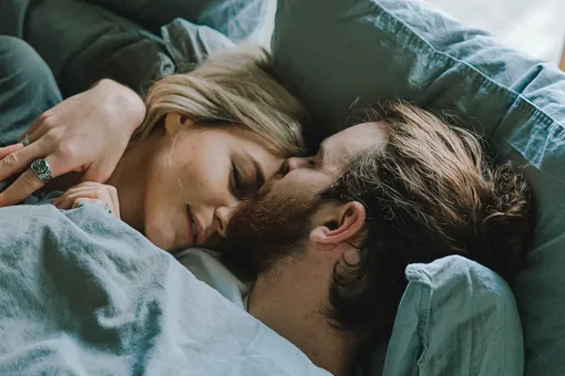 Почему мы разговариваем во сне, видим повторяющиеся сны и даже занимаемся сексом, не просыпаясь?