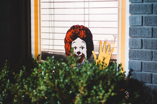 Разгневанный американец пригрозил взорвать McDonald's из-за соуса Разгневанный американец пригрозил взорвать McDonald's из-за соуса