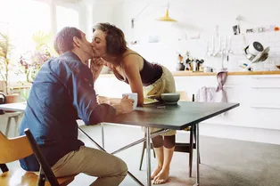 Как встречаться с женщиной, если ей от 40 до 50 лет: секреты и нюансы отношений