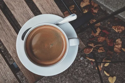 Почему не стоит пить кофе после пробуждения: мнение нейрофизиолога