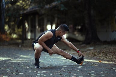 3 легких и необычных упражнения на растяжку: попробуйте на следующей тренировке