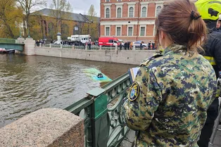 Водитель утонувшего в Петербурге автобуса работал 20 часов: что еще известно о трагедии