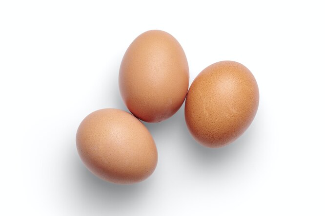 Почему нельзя греть ячмень яйцом: народный метод, который опасен для вашего здоровья