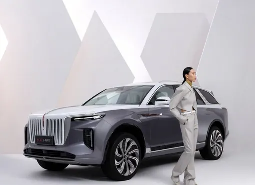 По цене Hongqi E-HS9 — конкурент Range Rover и Mercedes-Benz, но метят китайцы выше — в Rolls-Royce и Bentley.