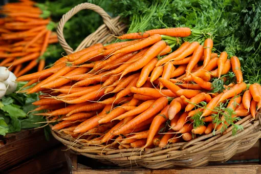 С точки зрения дефицита калорий и похудения, морковь прекрасно дополнит и разнообразит ваши блюда, добавив им сладковатый привкус.
