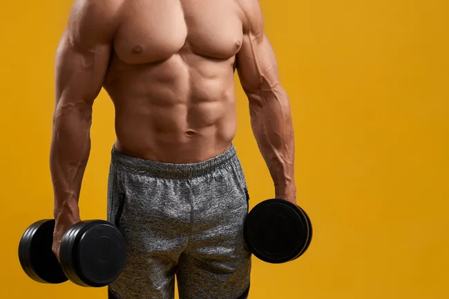 Как прокачать грудные мышцы к лету всего за 30 минут в день: попробуйте 4 лучших упражнения