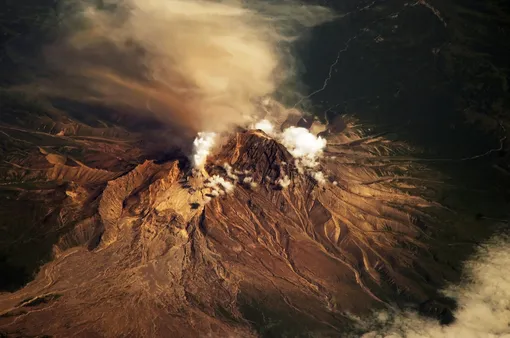 Камчатский вулкан Шивелуч — архивное фото