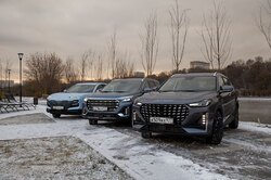 В Москве прошла серия тест-драйвов новых кроссоверов Jetour: участники испытали автомобили на трех трассах