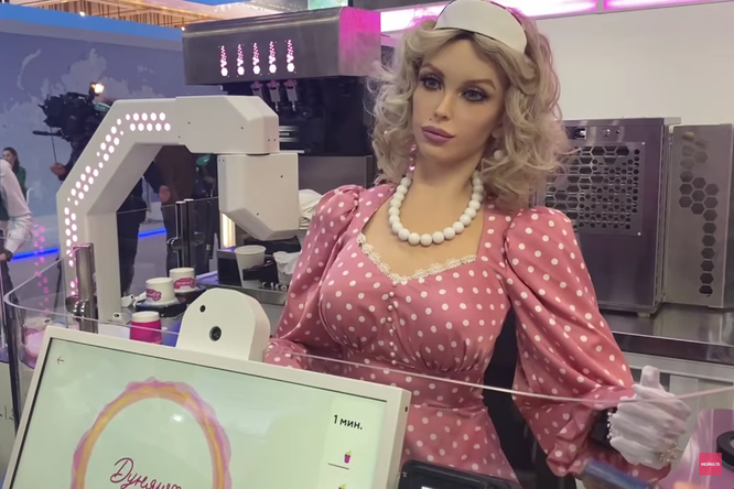 Робот Дуняша с модельной внешностью и фейковой грудью пофлиртовала с посетителями Петербургского экономического форума Робот Дуняша с модельной внешностью и фейковой грудью пофлиртовала с посетителями Петербургского экономического форума