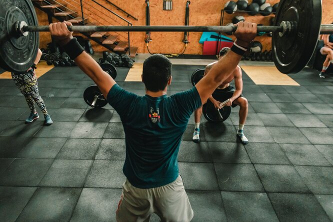 Это «секретное упражнение» прокачает широчайшую мышцу спины: блогер рассказал, как добиться идеального рельефа