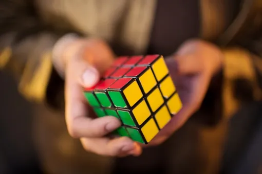 Этот парень собрал кубик Рубик за 4,22 секунды: посмотрите, как ему это удалось