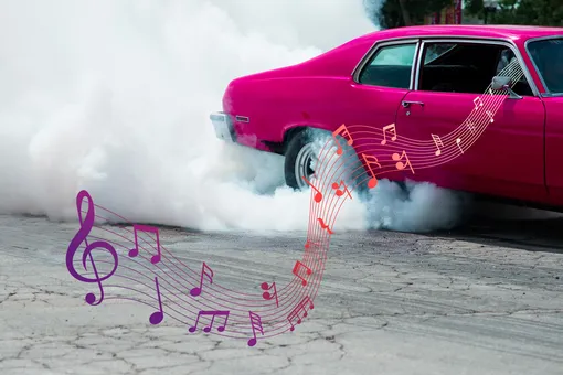 Эти 5 песен нельзя слушать в машине: как музыка за рулем может стать причиной аварии