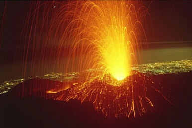 Почему жерло вулкана Этна каждый раз появляется на новом месте?